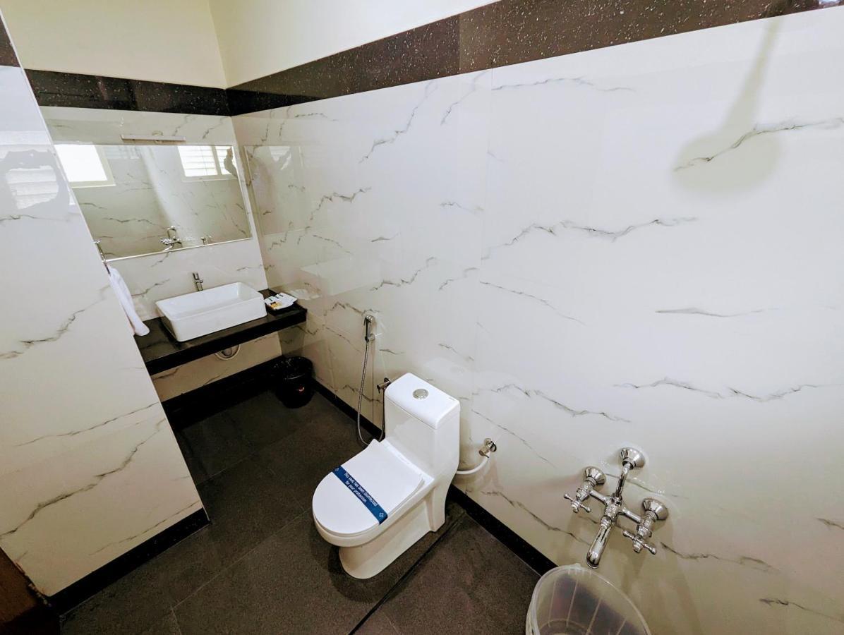 Hotel Tpc Camphor Tiruchirappalli Exterior foto