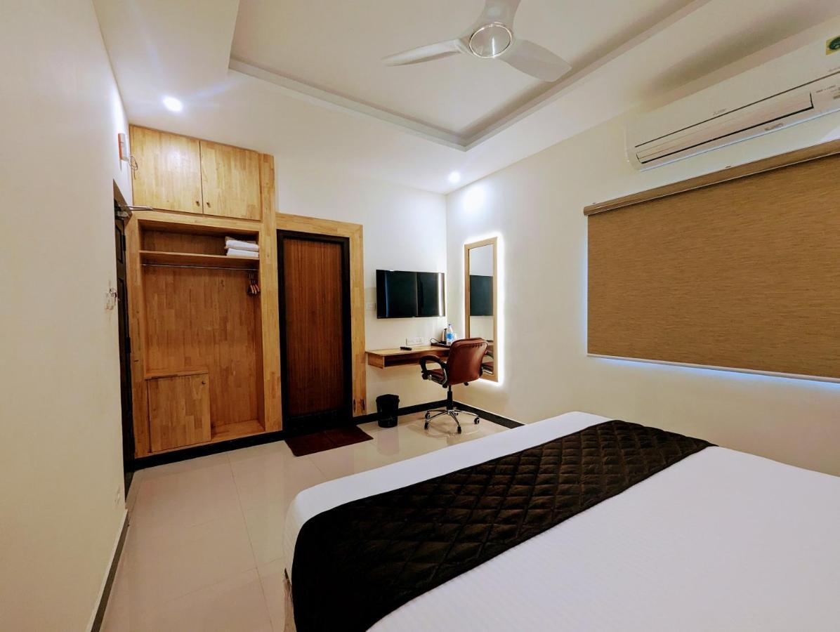 Hotel Tpc Camphor Tiruchirappalli Exterior foto
