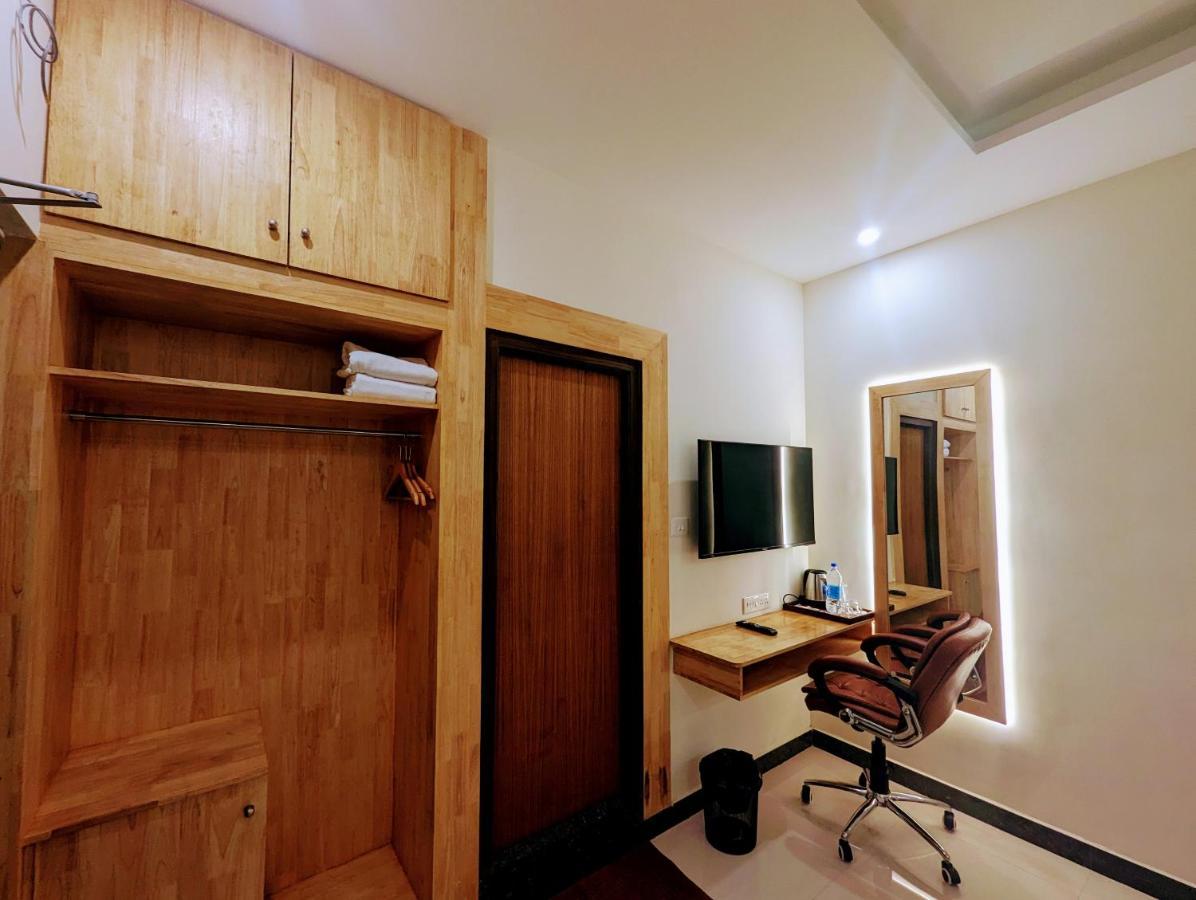 Hotel Tpc Camphor Tiruchirappalli Exterior foto