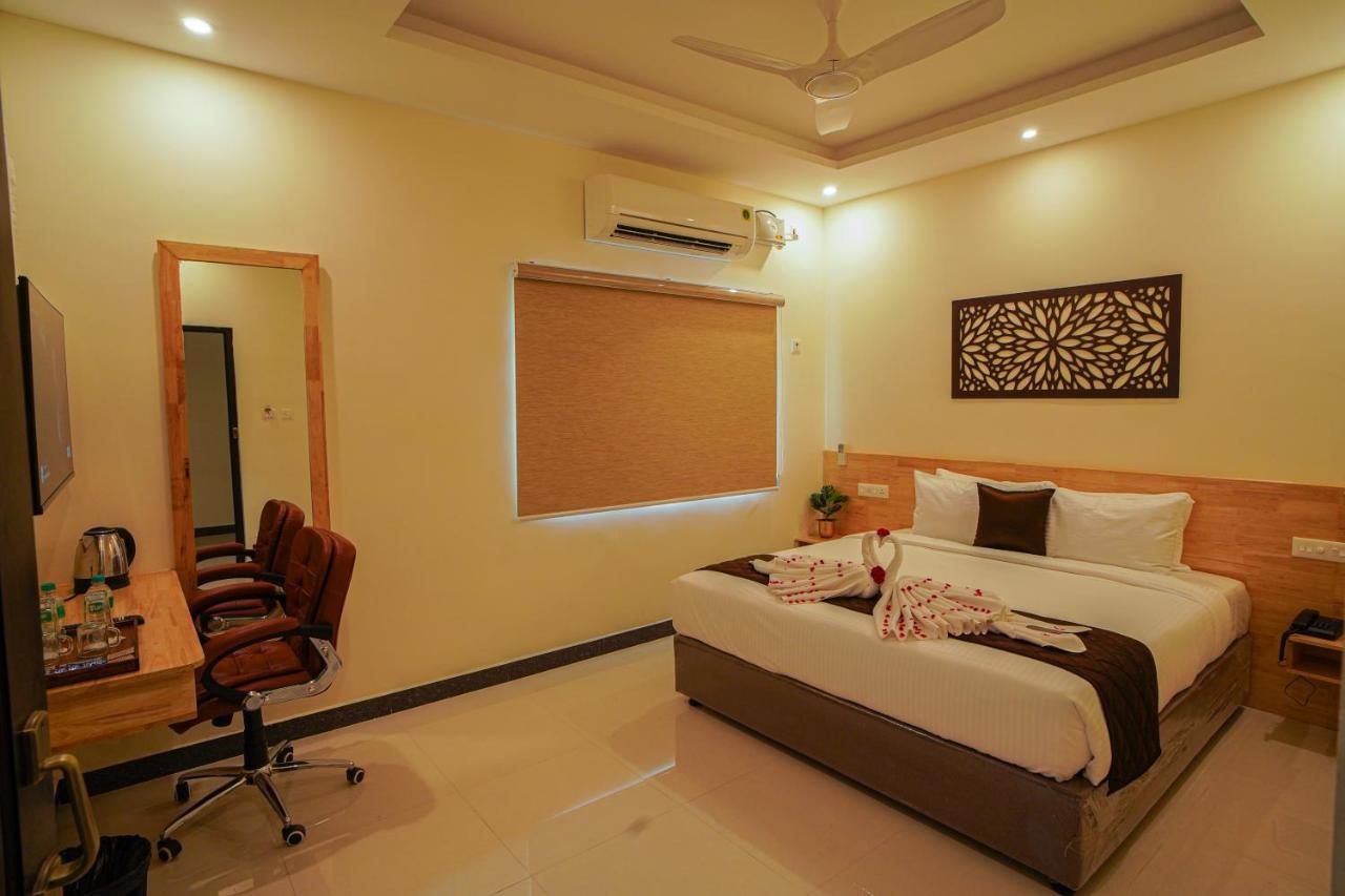 Hotel Tpc Camphor Tiruchirappalli Exterior foto